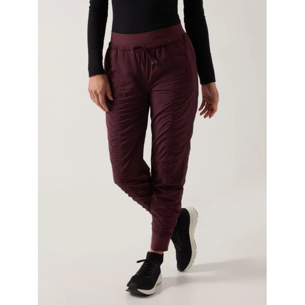 Athleta Attitude Lined Pant Burgundy Maroon Ruched Jogger Womens Size 4 Athletic